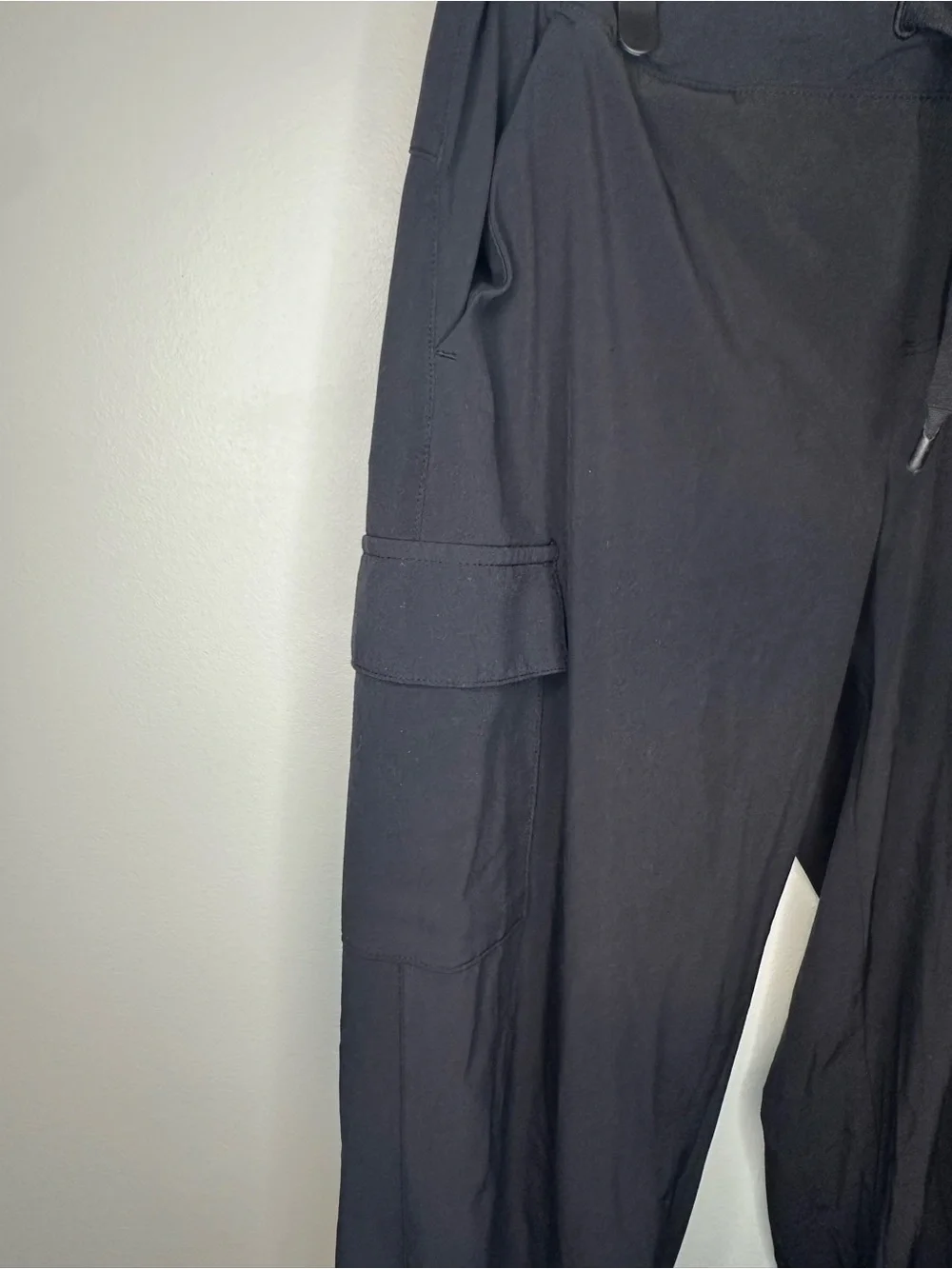 All in Motion Kids Lightweight Cargo Jogger Pants Black Drawstring Zipper Pocket